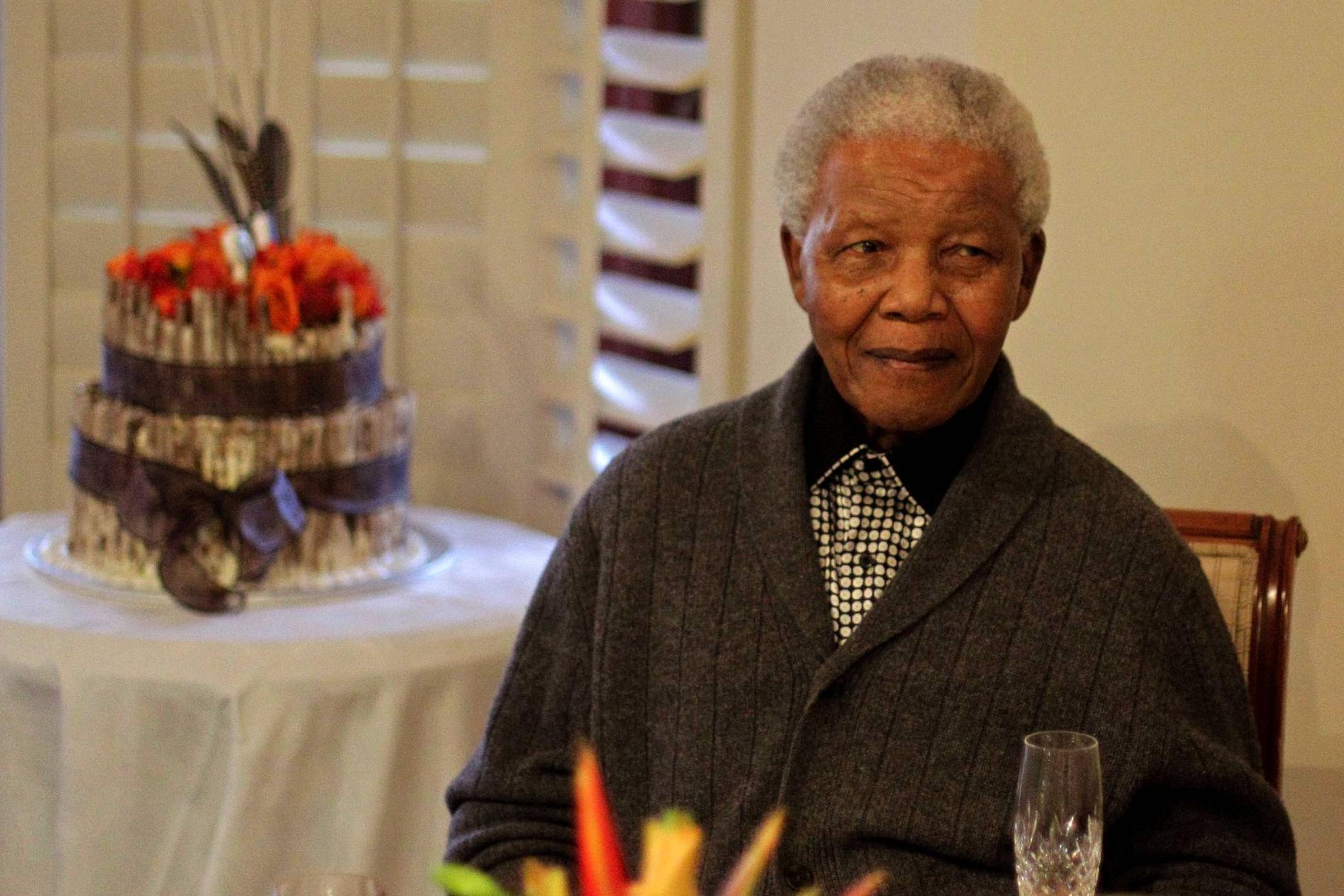 18 juli 2012. Mandela firar sin 94:e födelsedag tillsammans med sin familj i hemmet i Qunu, Sydafrika.