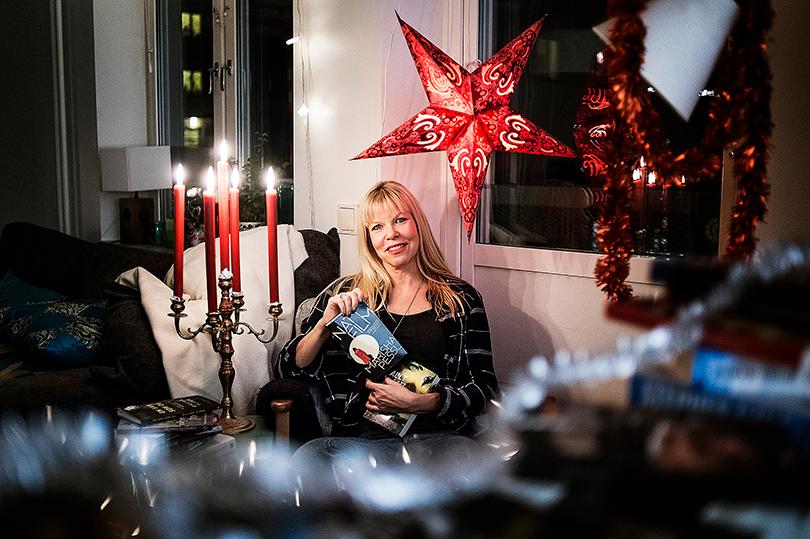 Det har kommit ovanligt många bra spänningsromaner i år, både rena deckare och mer psykologiska thrillers.
Aftonbladets bokredaktör Cecilia Gustavsson tipsar om de bästa julklappspocketarna.