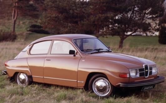 Första bilen – en brun 96:a.