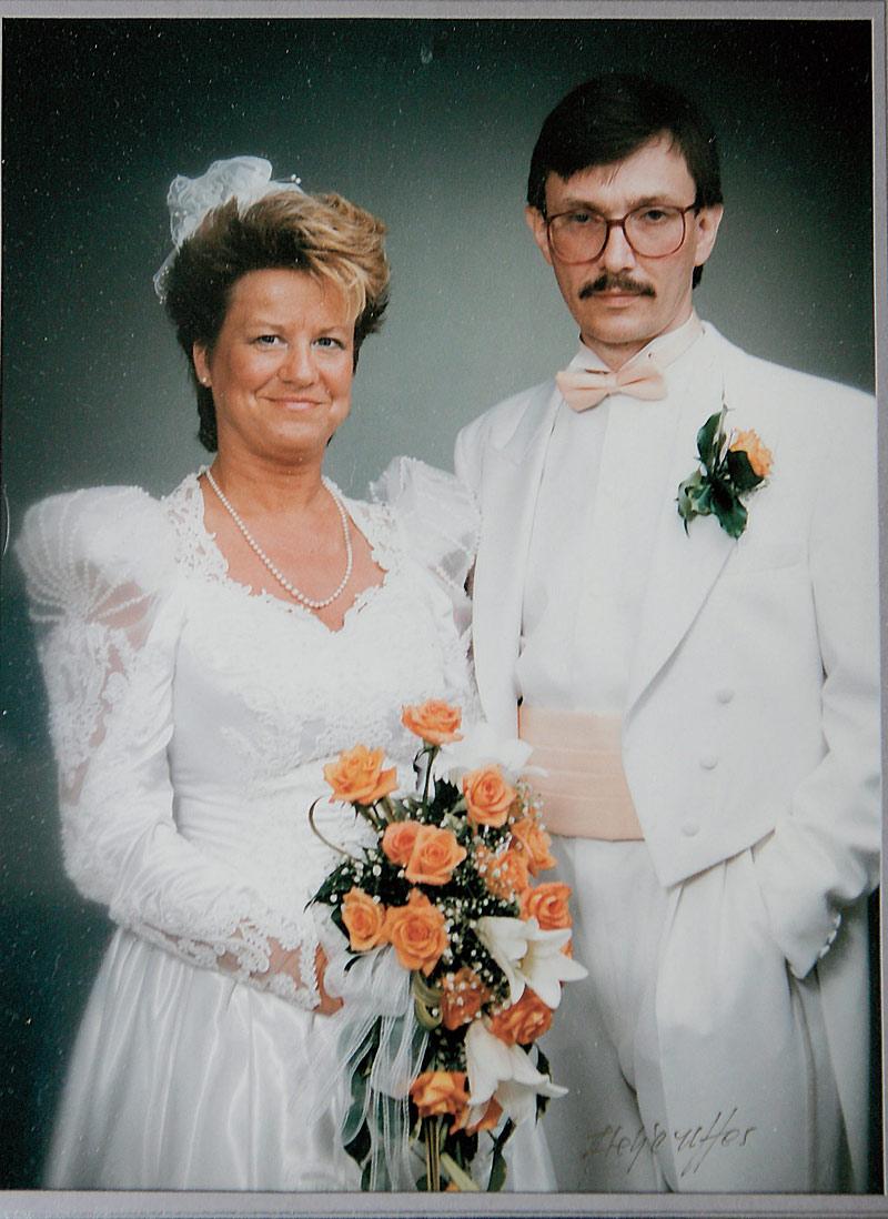 Drömbröllop På bröllop nummer 3, 1990, var det fullt pådrag med fluffklänning, limousinfärd och stor middag på ett slott.