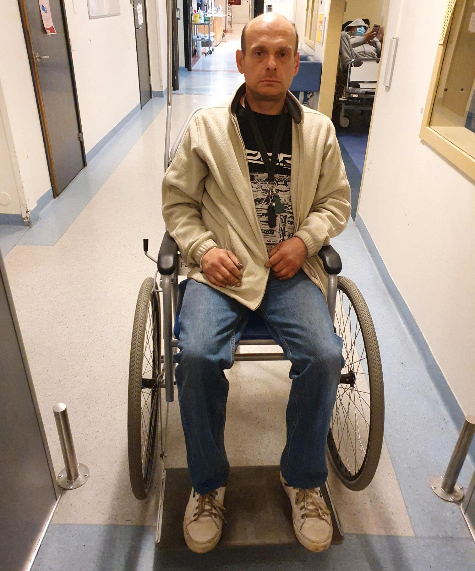 Jacek, 50, fick uppsöka sjukvård efter att han blev slagen.