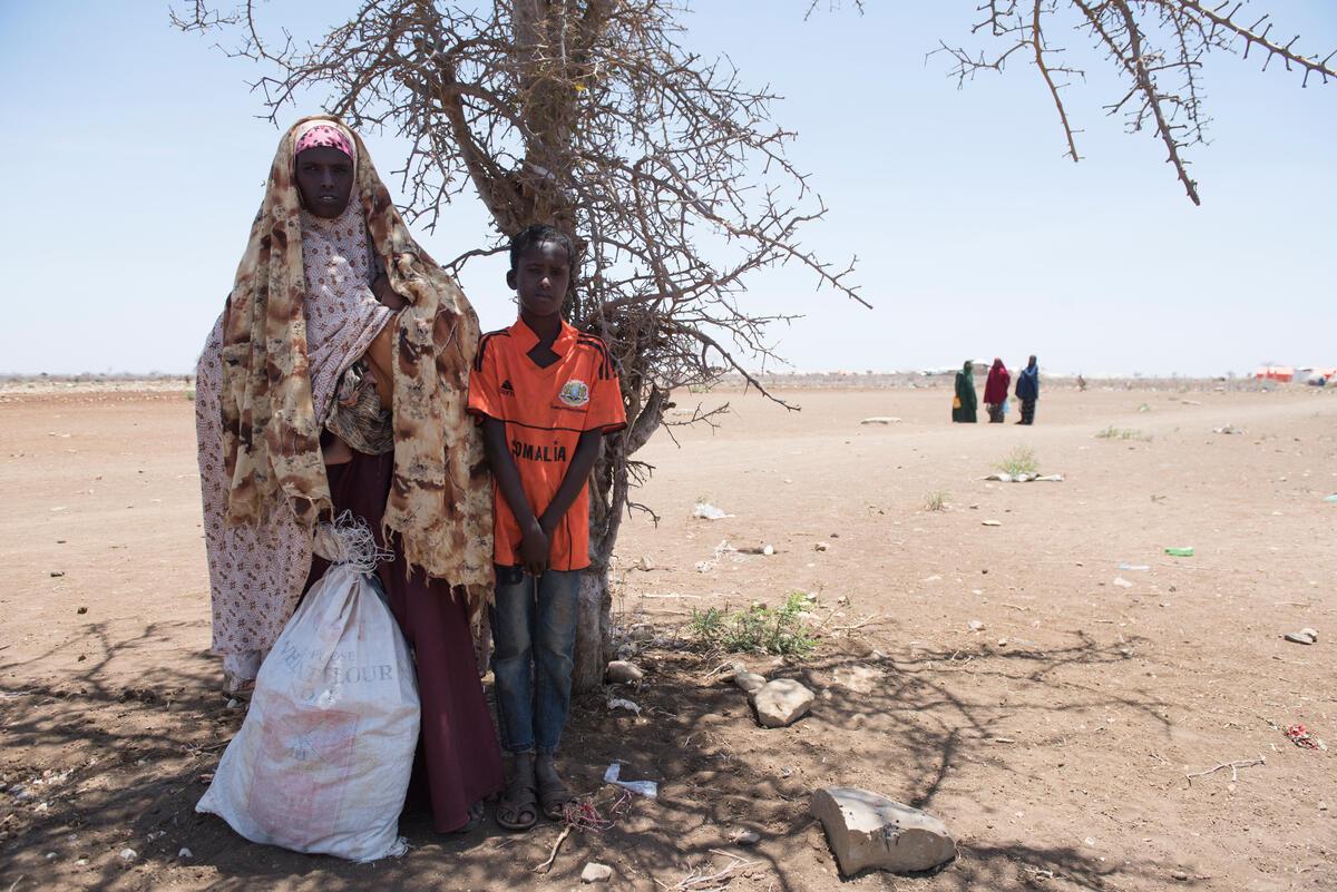 I flera dagar tog sig Leyo och hennes sju barn fram till fots och i åsnekärror för att nå hjälpcentret i staden Baidoa i Somalia.
