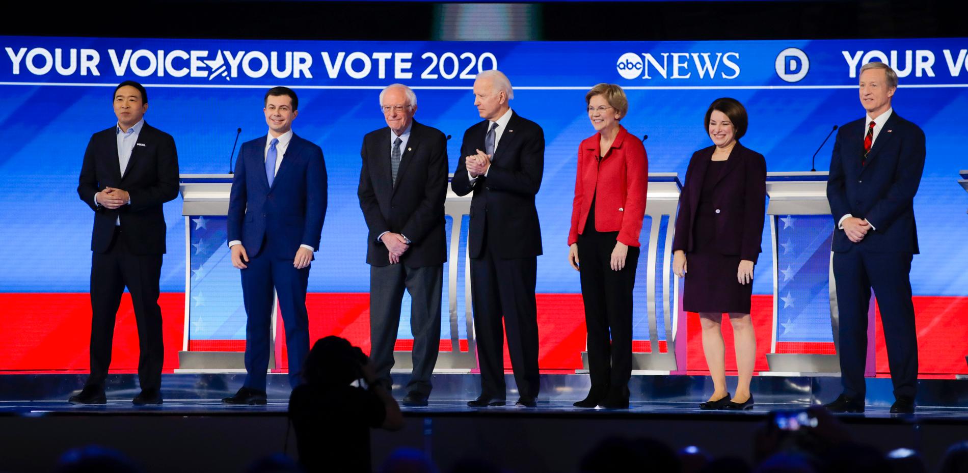 Några av demokraternas presidentkandidater: Andrew Yang, Pete Buttigieg, Bernie Sanders, Joe Biden, Elizabeth Warren, Amy Klobuchar, Tom Steyer.