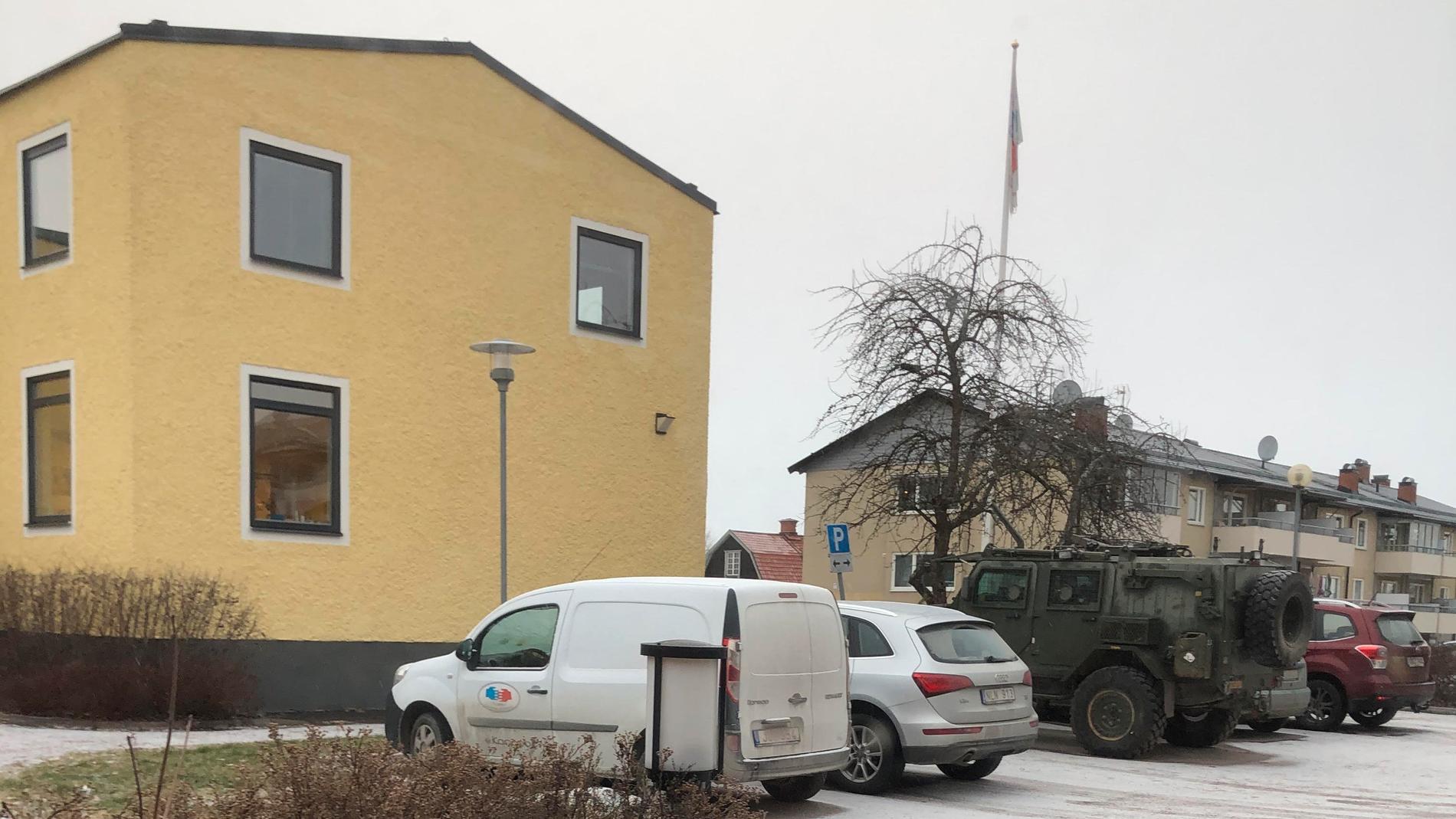 Det andra fordonet hittades på en gästparkering utanför ett äldreboende i Tillberga i Sala kommun. Arkivbild.