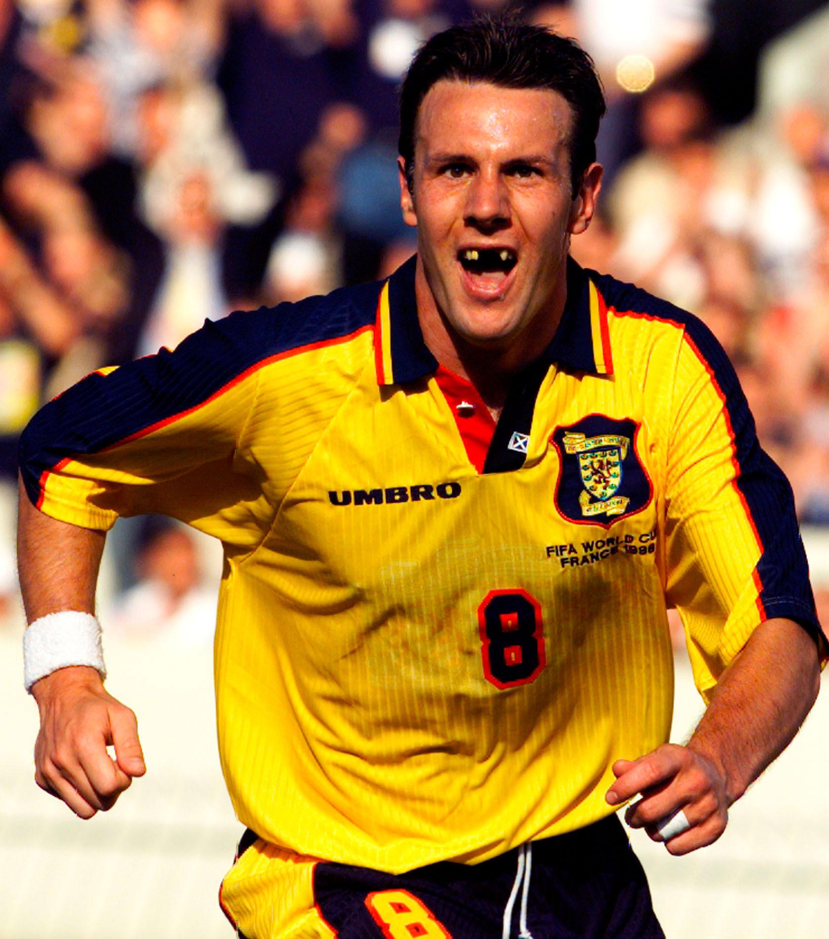 Craig Burley i Skottlands landslag 1998.