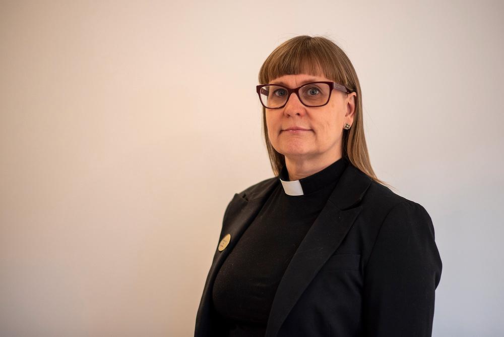 Prästen och styrelseledamoten Anna-Carin Gabelic har velat ha en oberoende granskning av kyrkfacket – efter flera avslöjanden om slöseri. Nu utesluts hon från förbundet. 