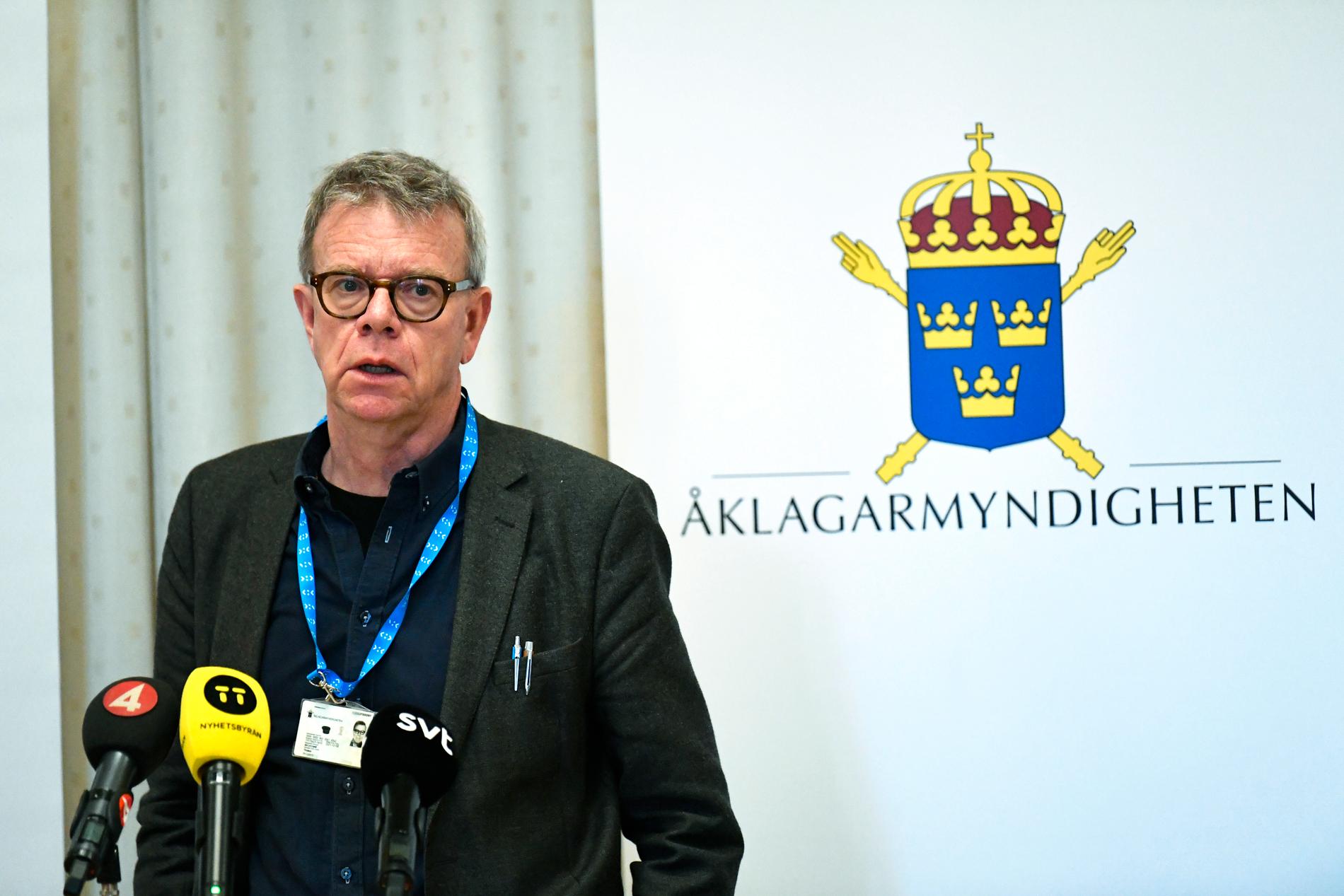Thomas Ahlstrand, vice chefsåklagare, med anledning om ett omfattande tillslag i ett ärende om människohandel, under en pressträff på Polishuset i Göteborg.