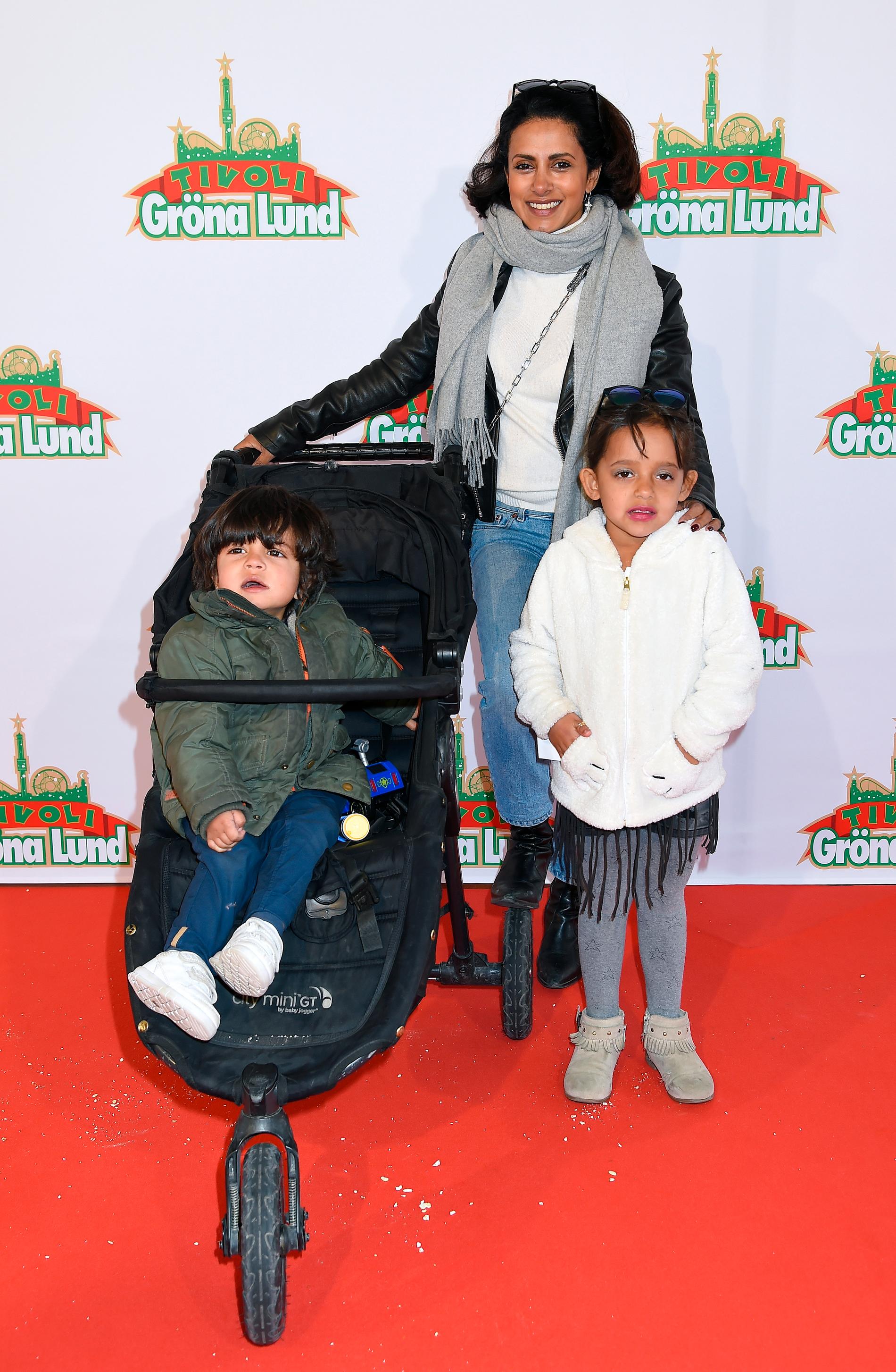 Anitha Schulman tillsammans med barnen Tom Allen och Penny.