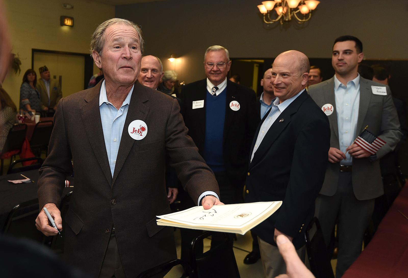 USA:s tidigare president, George W Bush ska nu försöka hjälpa lillebror Jeb att vinna kampen att bli republikansk kandidat till samma titel.