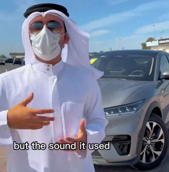 Hamdan Al Rind kallar sig ”Car expert”.