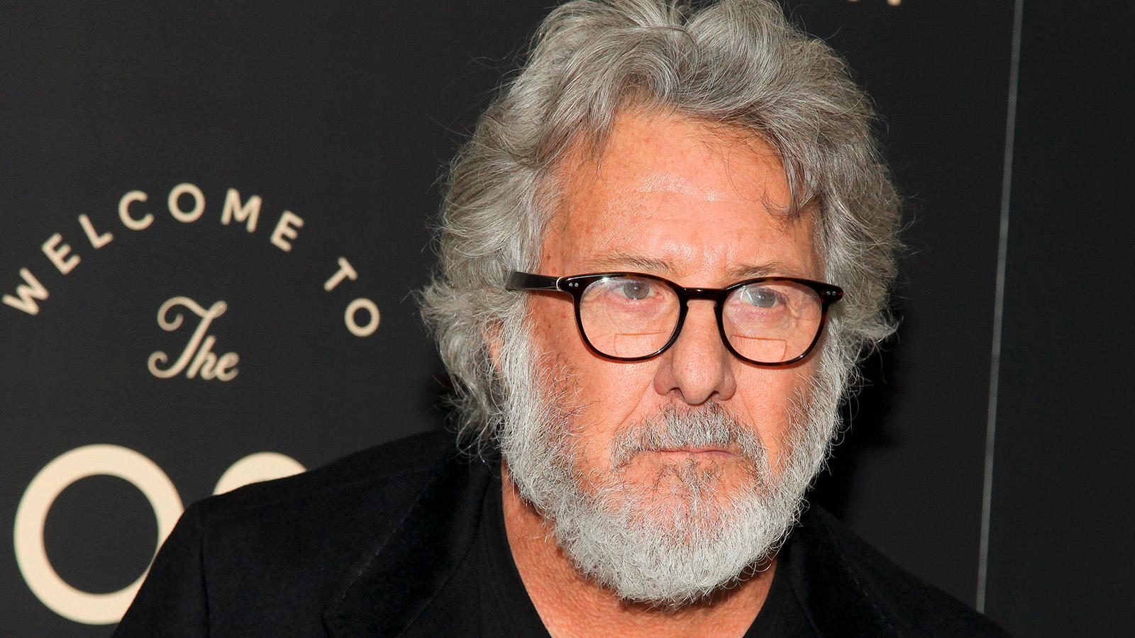 Dustin Hoffman anklagas bland mycket annat för att ha blottat sig för dotterns kompis.