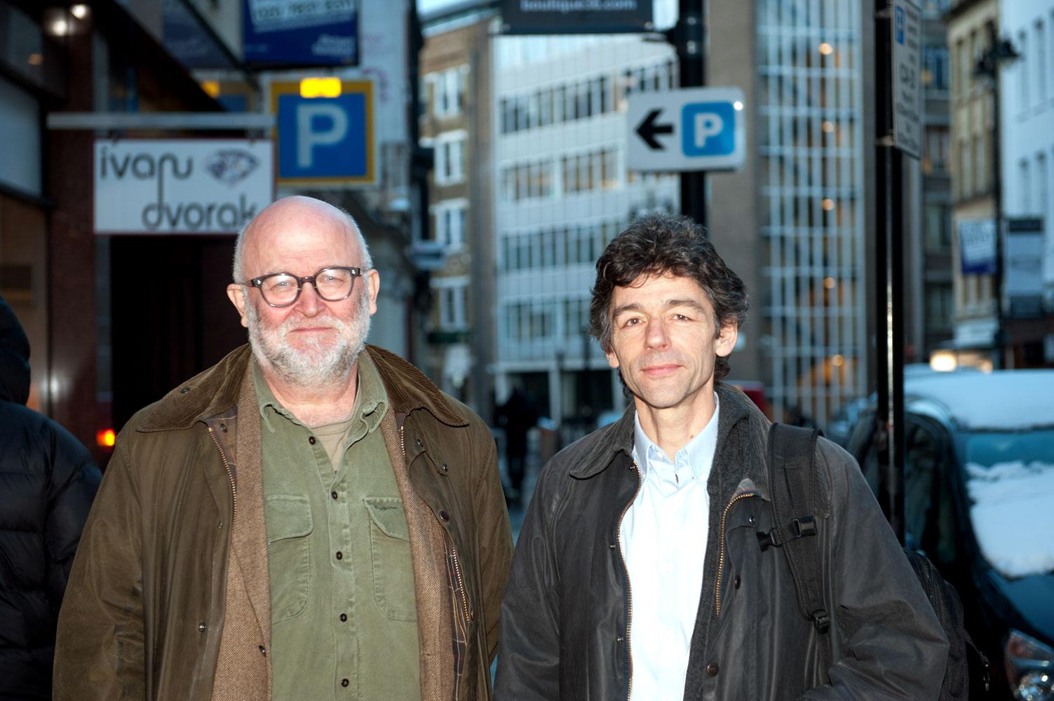 Aftonbladets reporter Svante Lidén och fotograf Peter van den Berg i London.