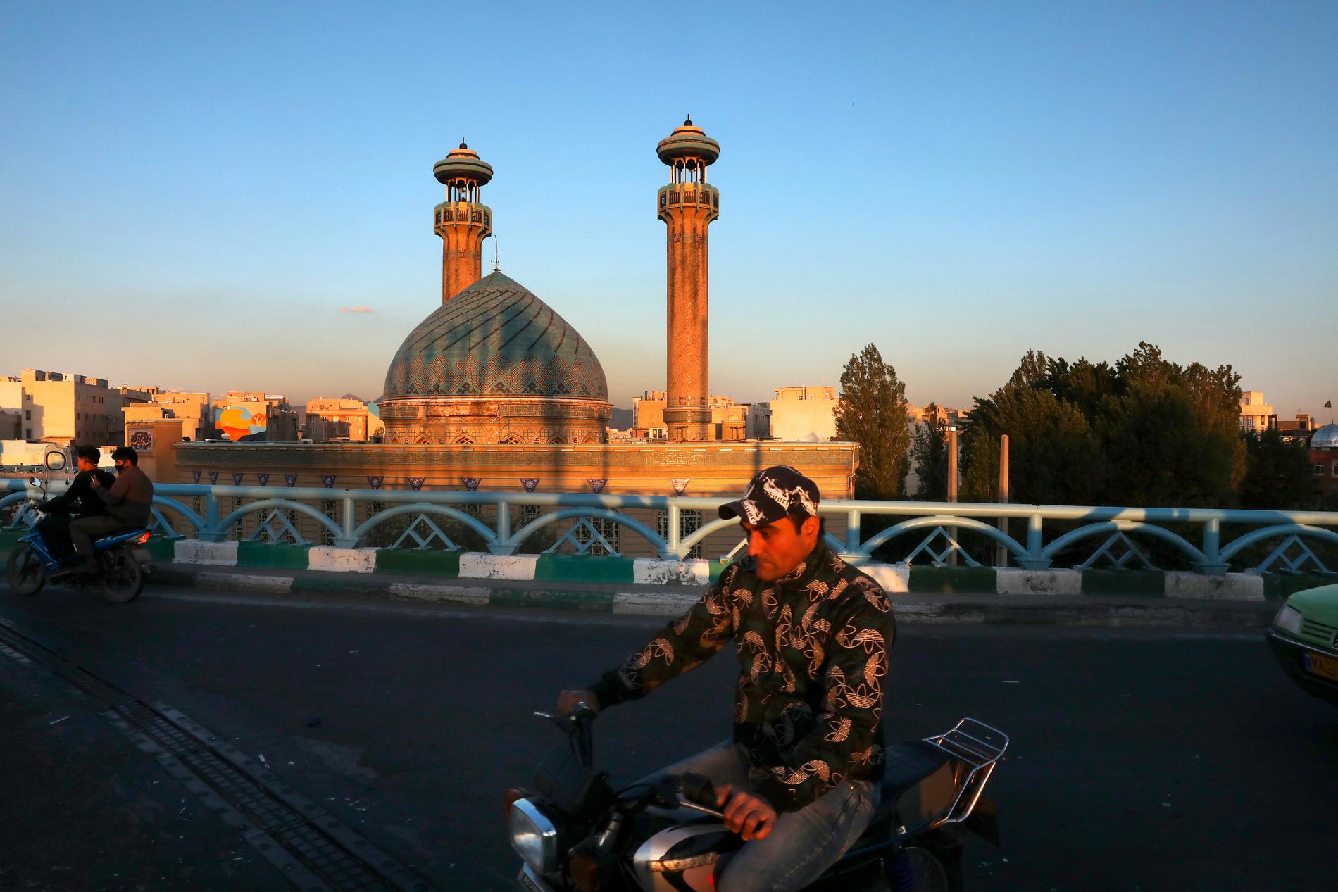Snart öppnar Irans moskéer för bön igen. Arkivbild.