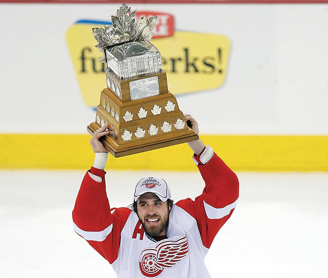 Zetterberg utsågs till MVP i slutspelet 2008 och fick därmed inte bara lyfta Stanley Cup, utan även Conn Smythe Trophy.