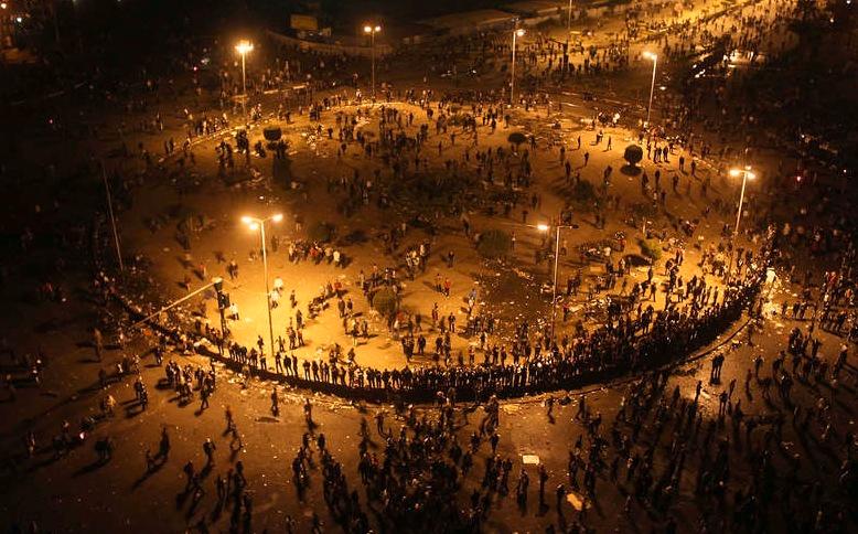 Tahrirtorget under söndagskvällen.
