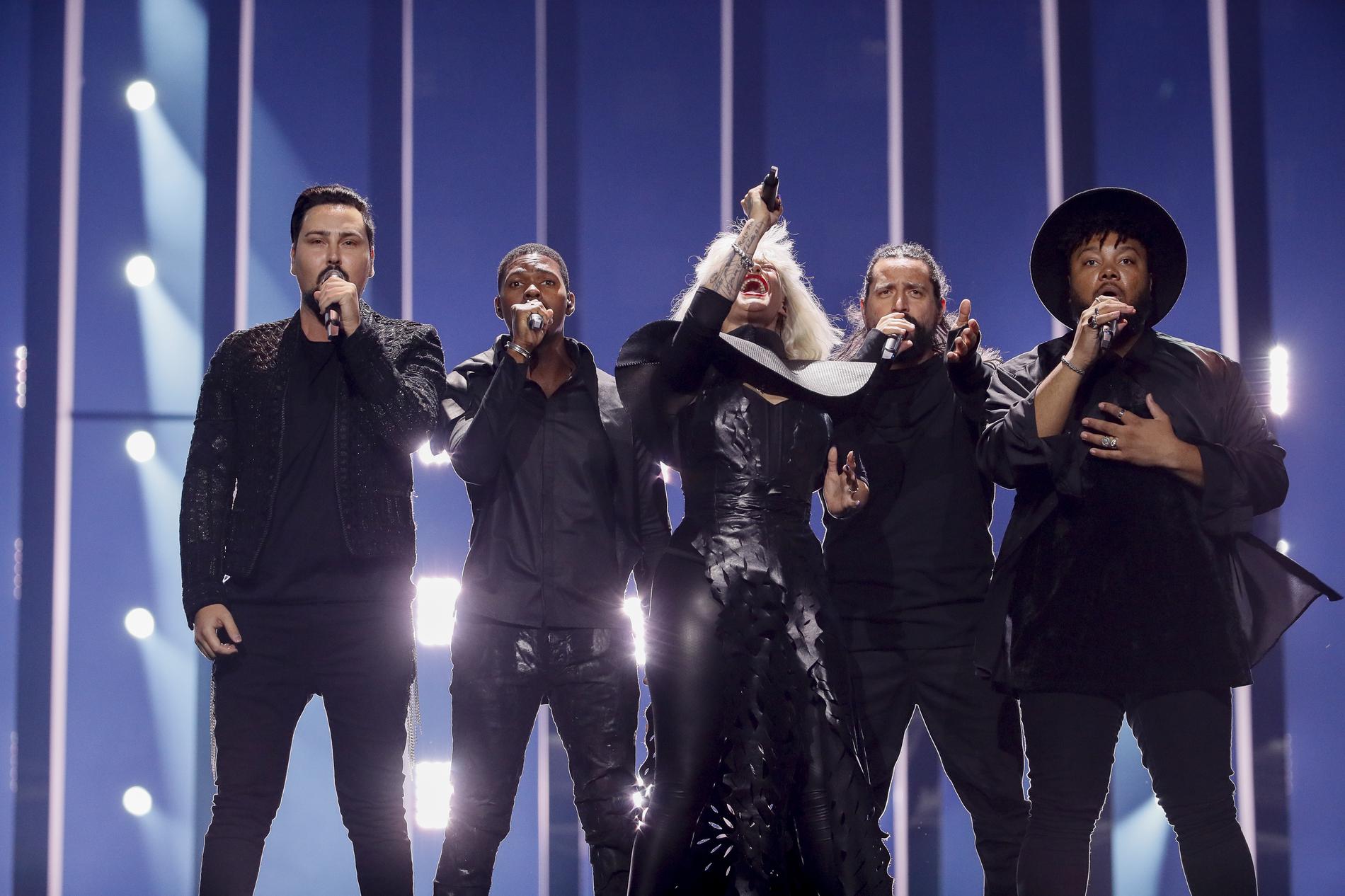 Bulgariens Equinox på scenen under repetitionerna av Eurovision 2018