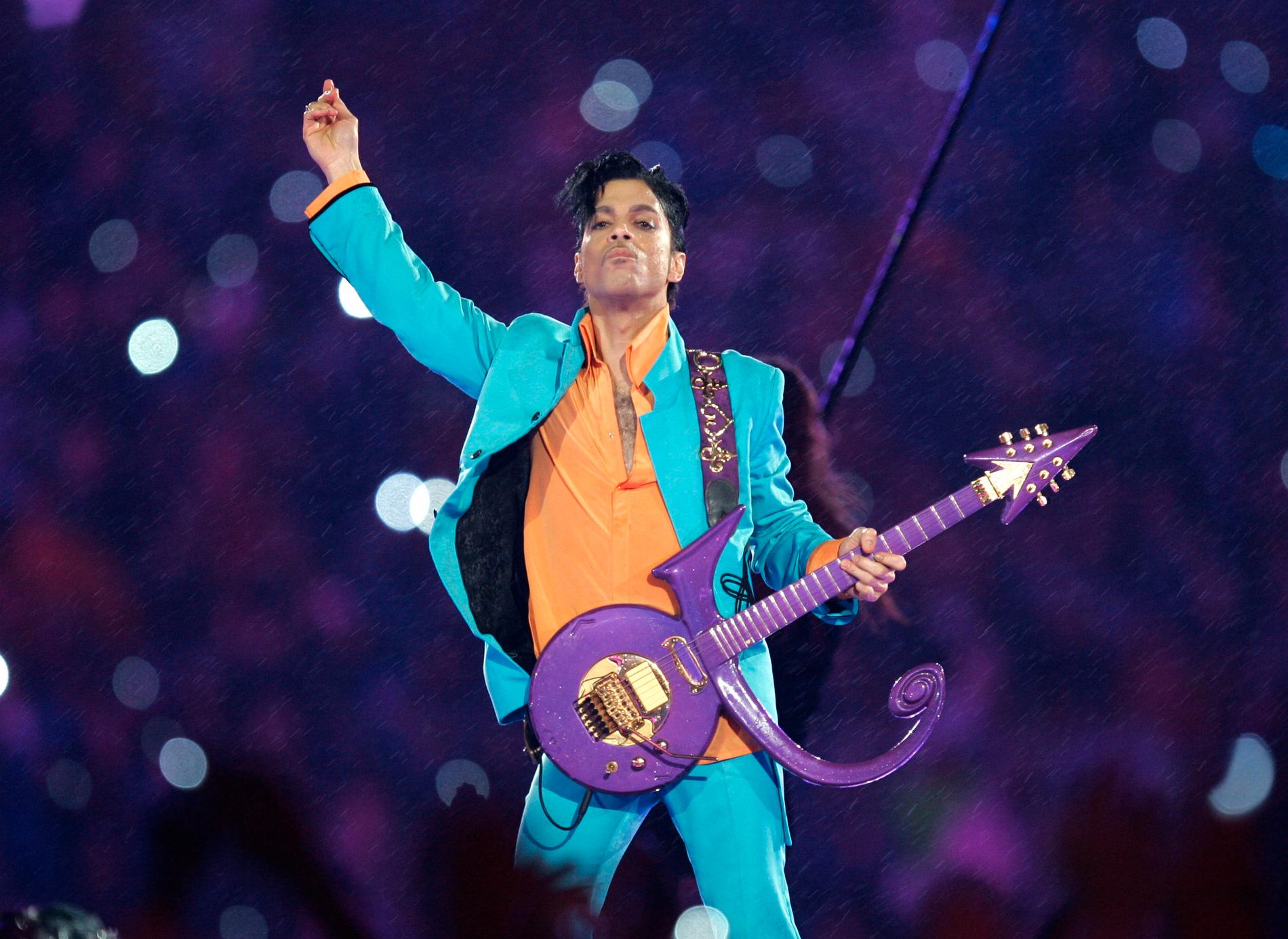 Prince på Super Bowl på Dolphin Stadium i Miami 2007.