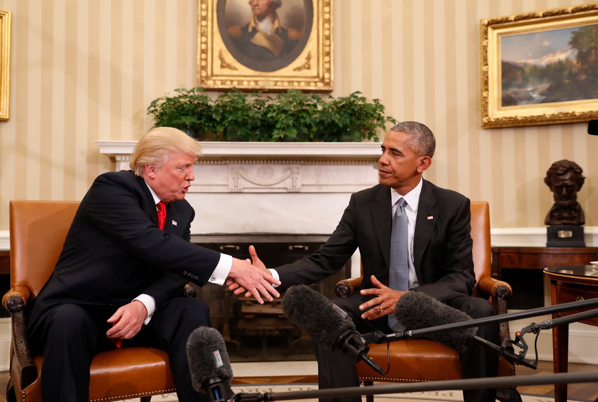 Handslaget- Donald Trump och Barack Obama