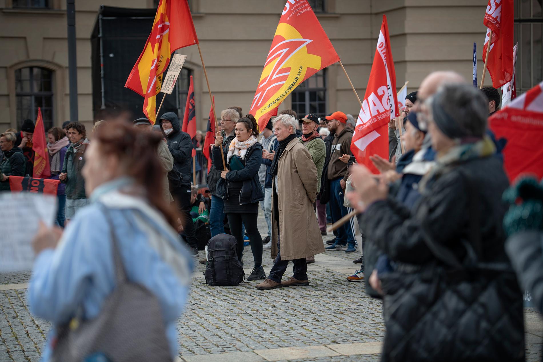 Demonstration i Berlin mot de höga elpriserna och för fred i Ukraina.