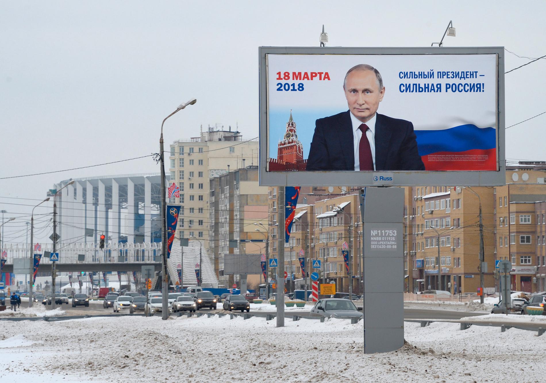 En stark president för ett starkt Ryssland, står det på valreklamen för sittande presidenten Vladimir Putin inför valet den 18 mars.