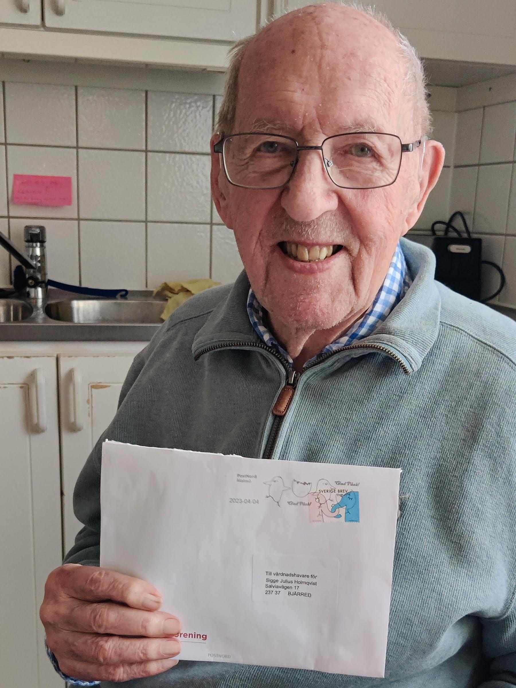 104-årige Sigge Holmqvist och det överraskande brevet.