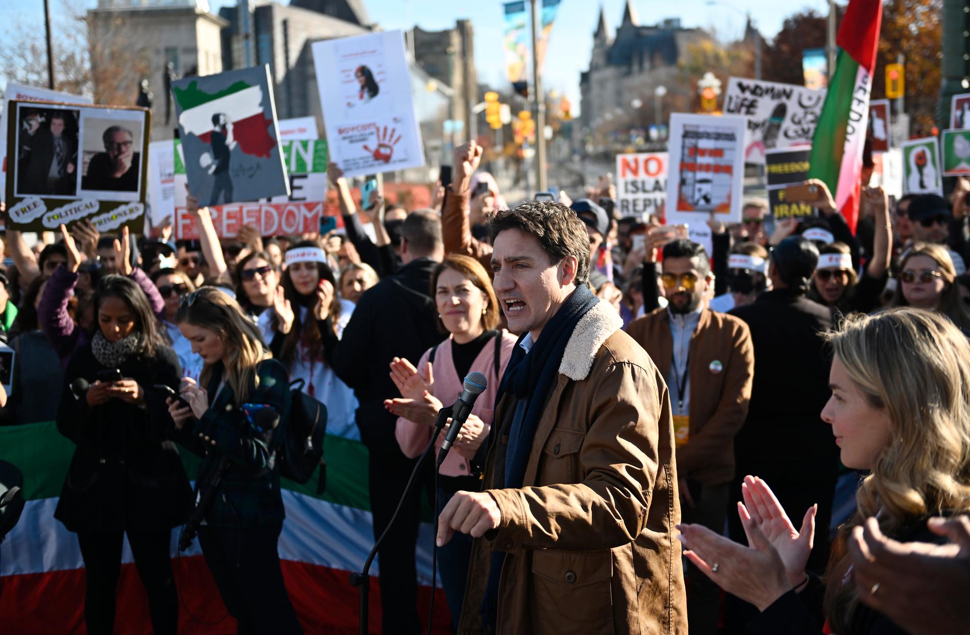 Manifestation i Kanada till stöd för regimkritiska protester i Iran. Arkivbild.