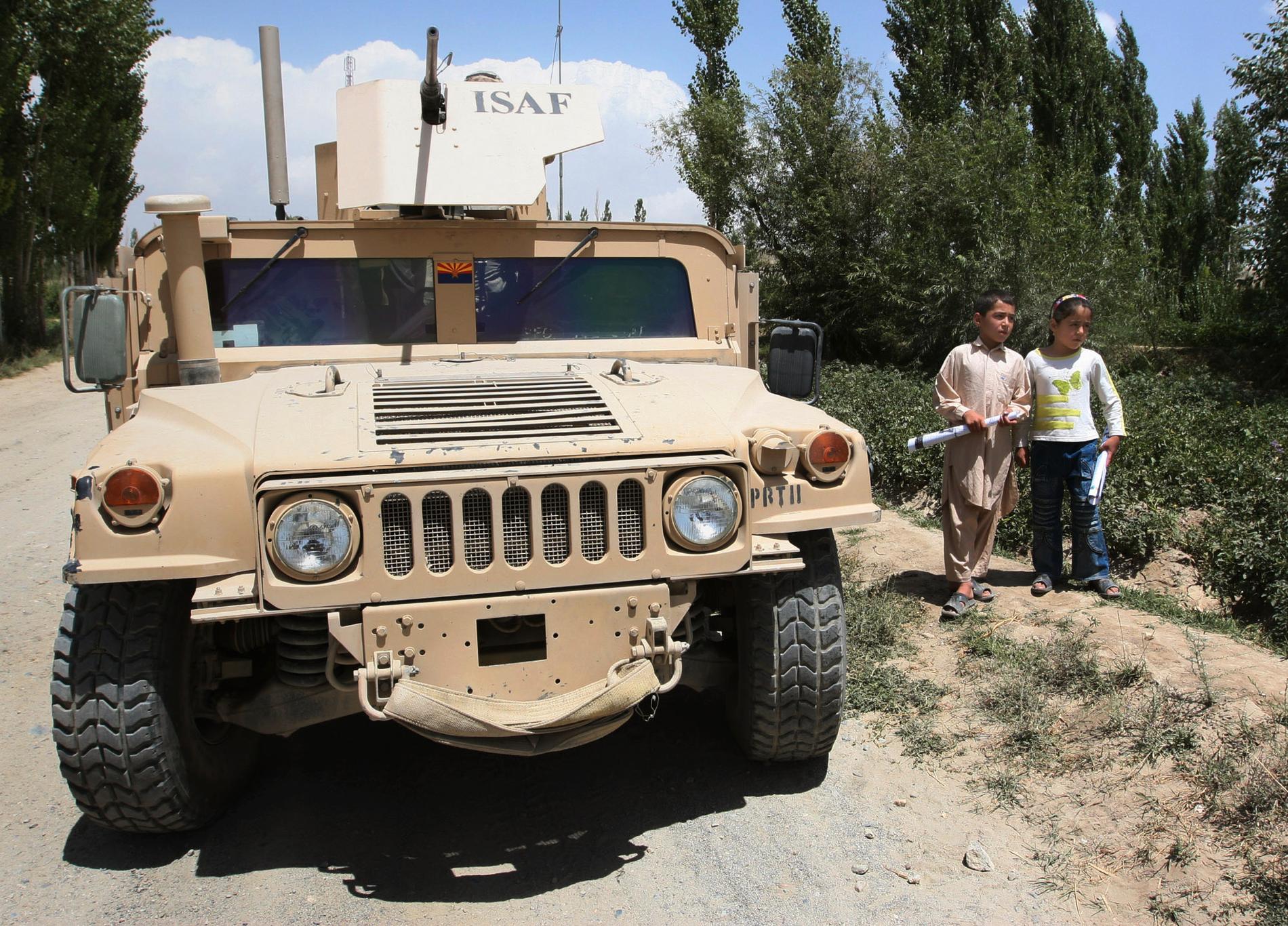 Gärningsmannen använde ett sådant här militärfordon, en Humvee, i Ghazni. Arkivbild.
