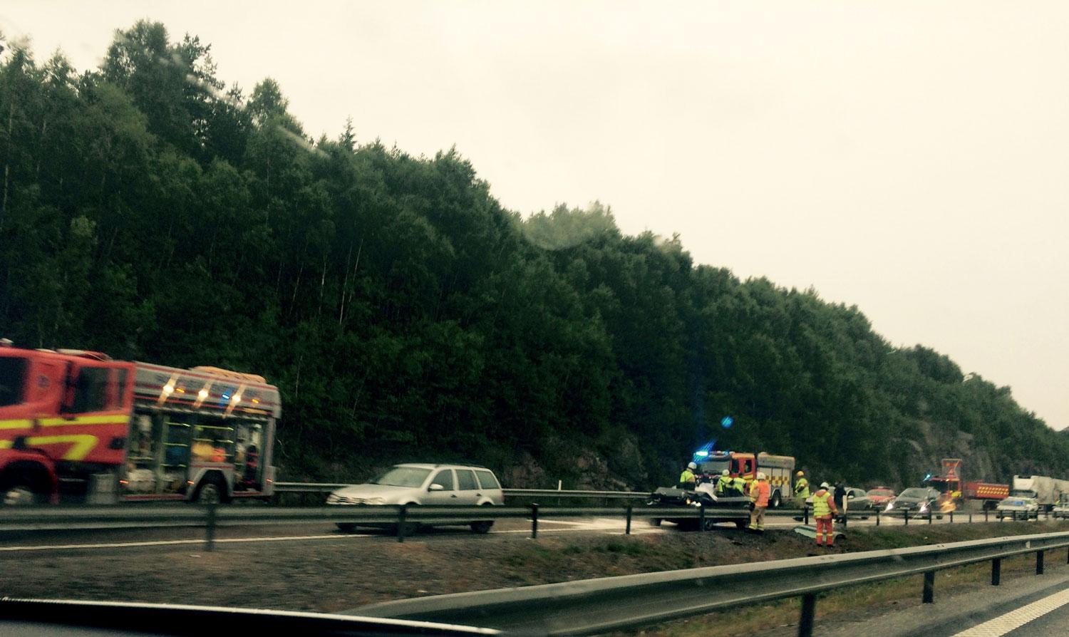 Tre fordon kolliderade nära Mölnlycke.