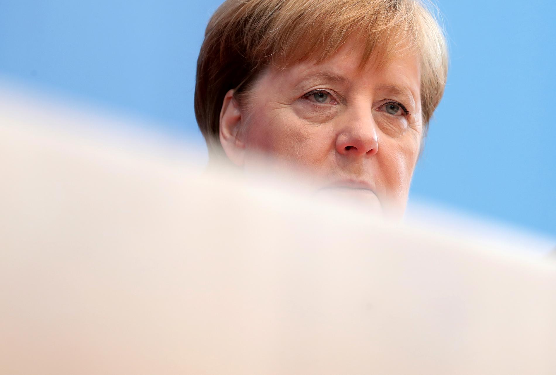 Angela Merkel vid fredagens sommarpresskonferens i Berlin.