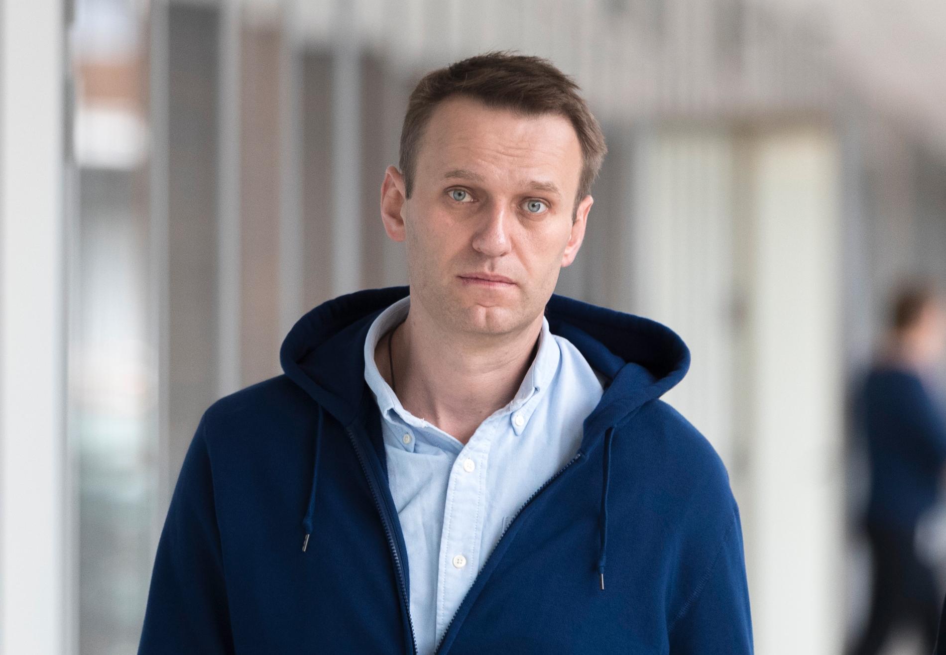 Den ryske oppositionsledaren Aleksej Navalnyj släpptes ur fängelse på fredagen efter att avtjänat ett 25 dagar långt straff för att ha organiserat otillåtna protester mot regimen.