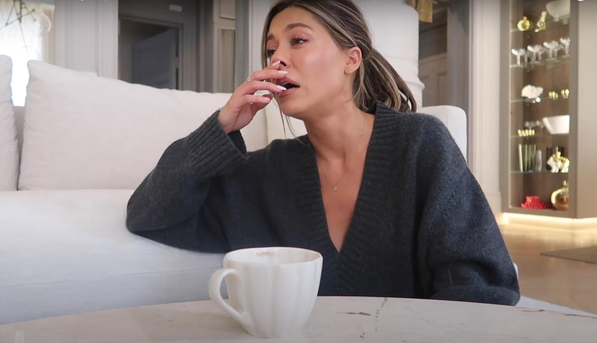 Bianca Ingrosso i tårar i videon.