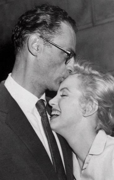 fler omaka par som funnit varandra Arthur Miller och Marilyn Monroe.