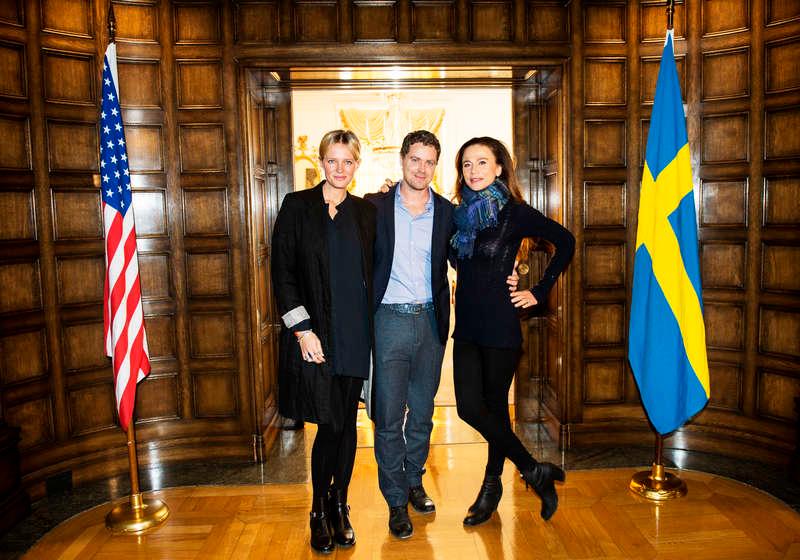 Josephine Bornebusch, Greg Poehler och Lena Olin i ”Welcome to Sweden”.