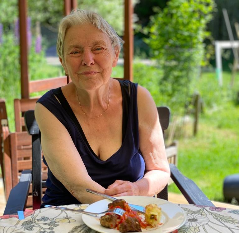 Ann-Margret, 71, sågs senast under måndagskvällen utanför sitt semesterhus i Petterstorp, Julita. Hon är 156 centimeter lång.