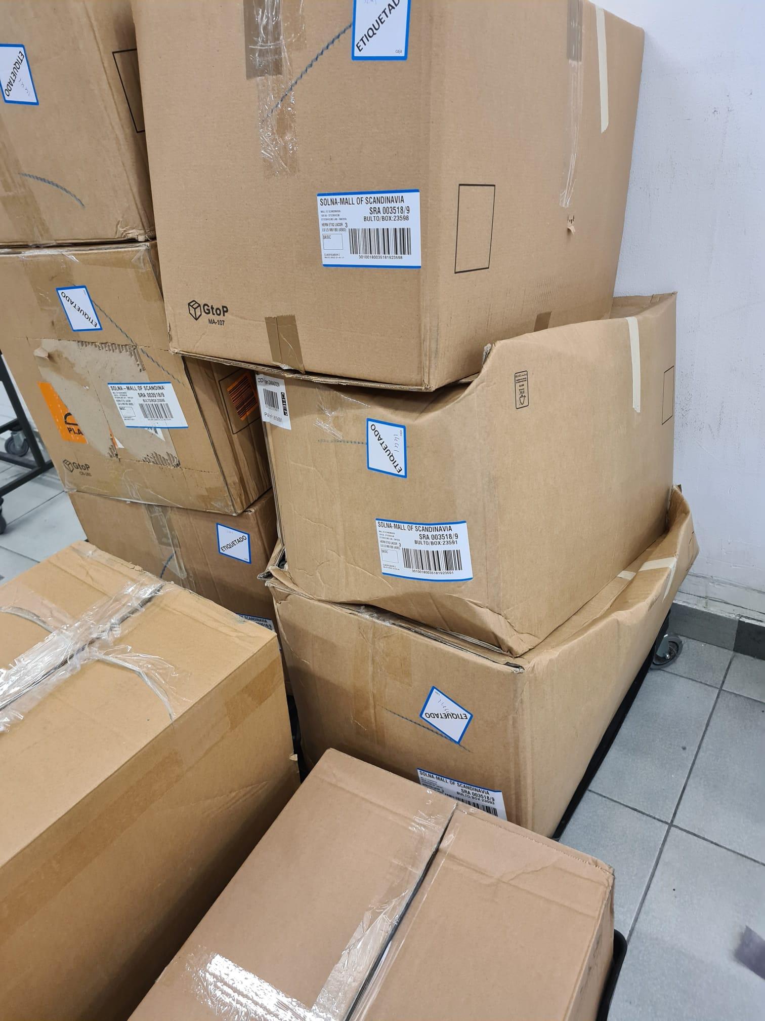  Una Subotic suffered a severe work injury to her back when she was unpacking boxes like these with clothes in Zara's warehouse at Mall of Scandinavia.