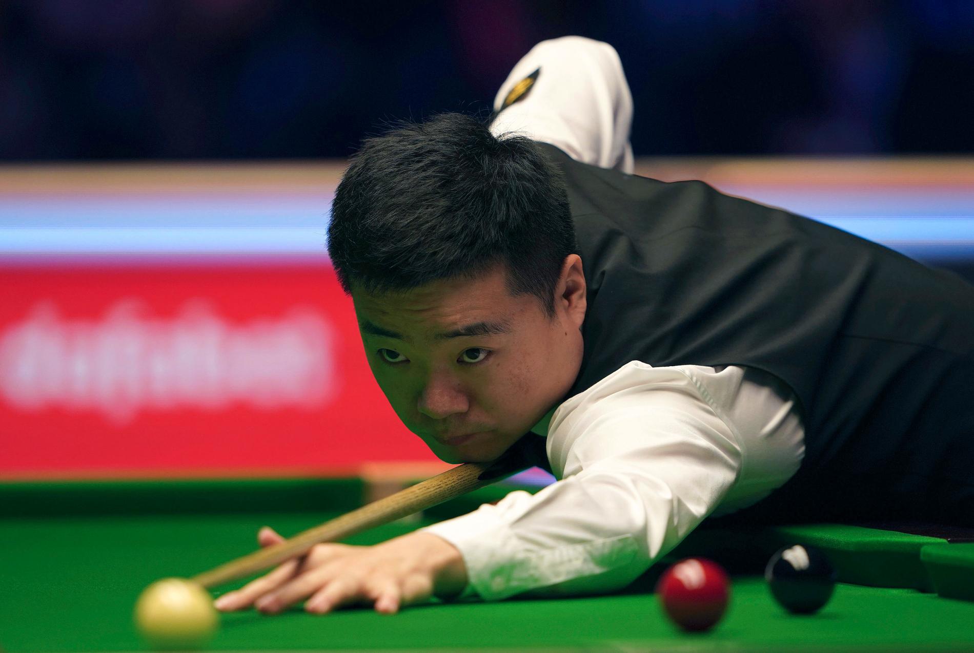 Ding Junhui i 2020 Snookers Masters i London i januari.