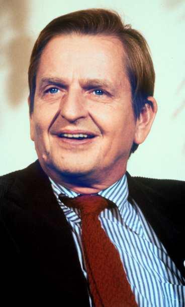 Sveriges statminister, Olof Palme, sköts i centrala Stockholm 28 februari 1986.