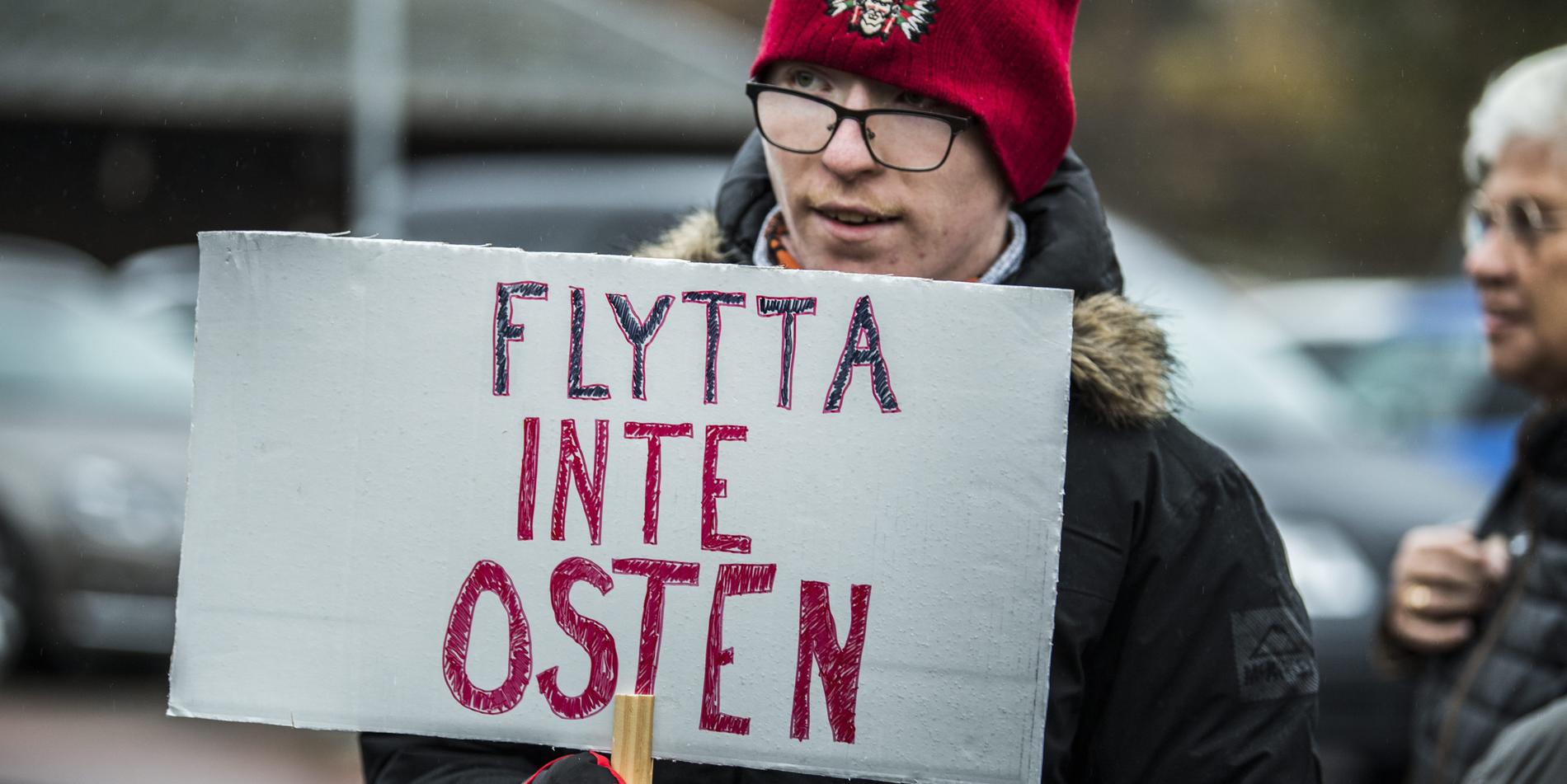 I oktober förra året hölls den första protestmarschen mot nedläggningen av mejeriet i Boxholm och flytt av tillverkningen av Boxholmsost.