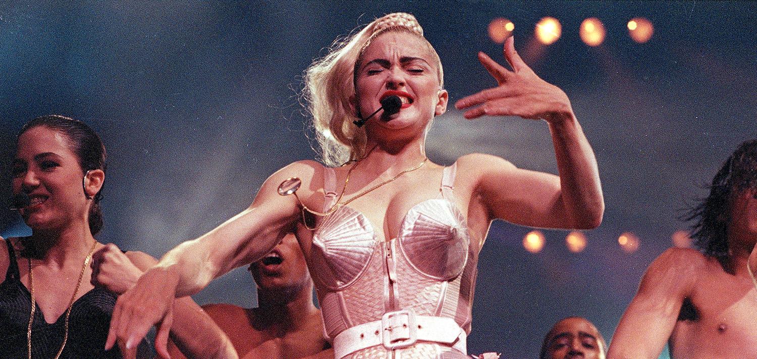 Madonna under turnén ”Blonde ambition” 1990.