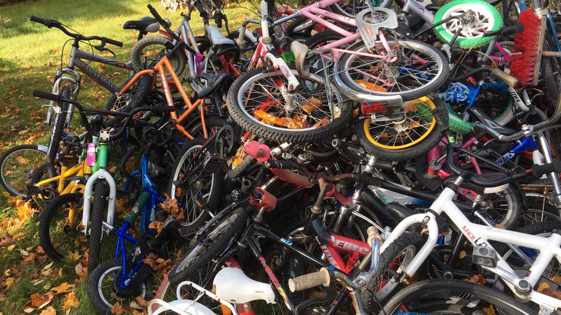 De cyklar som inte repareras går till återvinning.