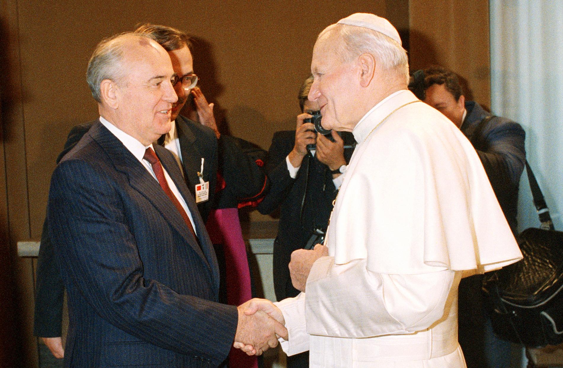 Träffade påven i Vatikanen 1989. 
