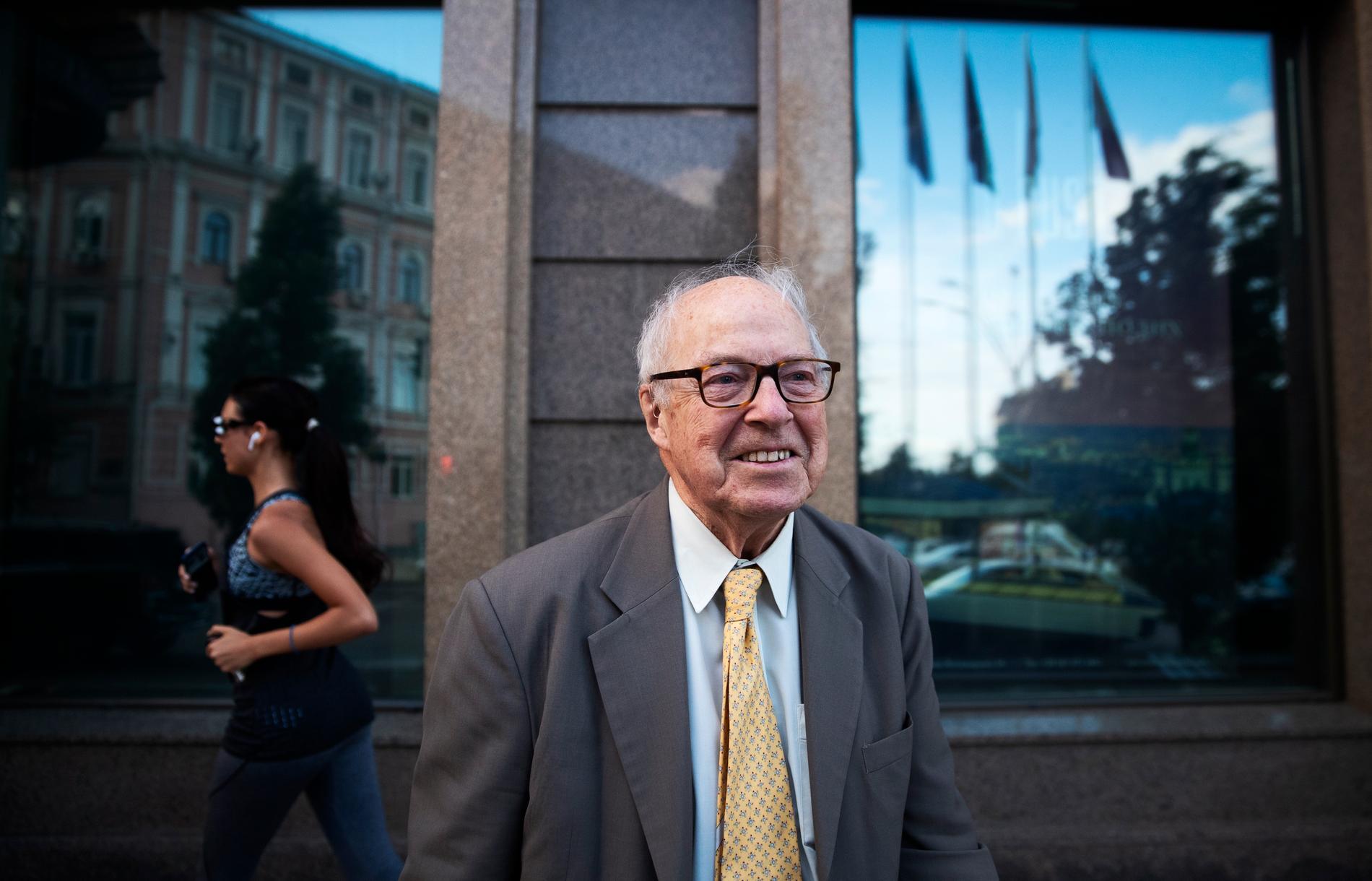 Som 91-årig pensionär ska Hans Blix återgå till forskningen och skriva sin bok om folkrättsliga frågor.