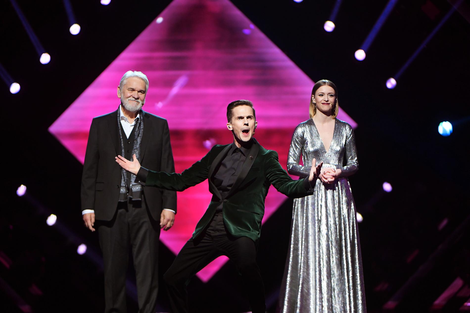 Melodifestivalen 2017 leddes av Hasse ”Kvinnaböske” Andersson, David Lindgren och Clara Henry.