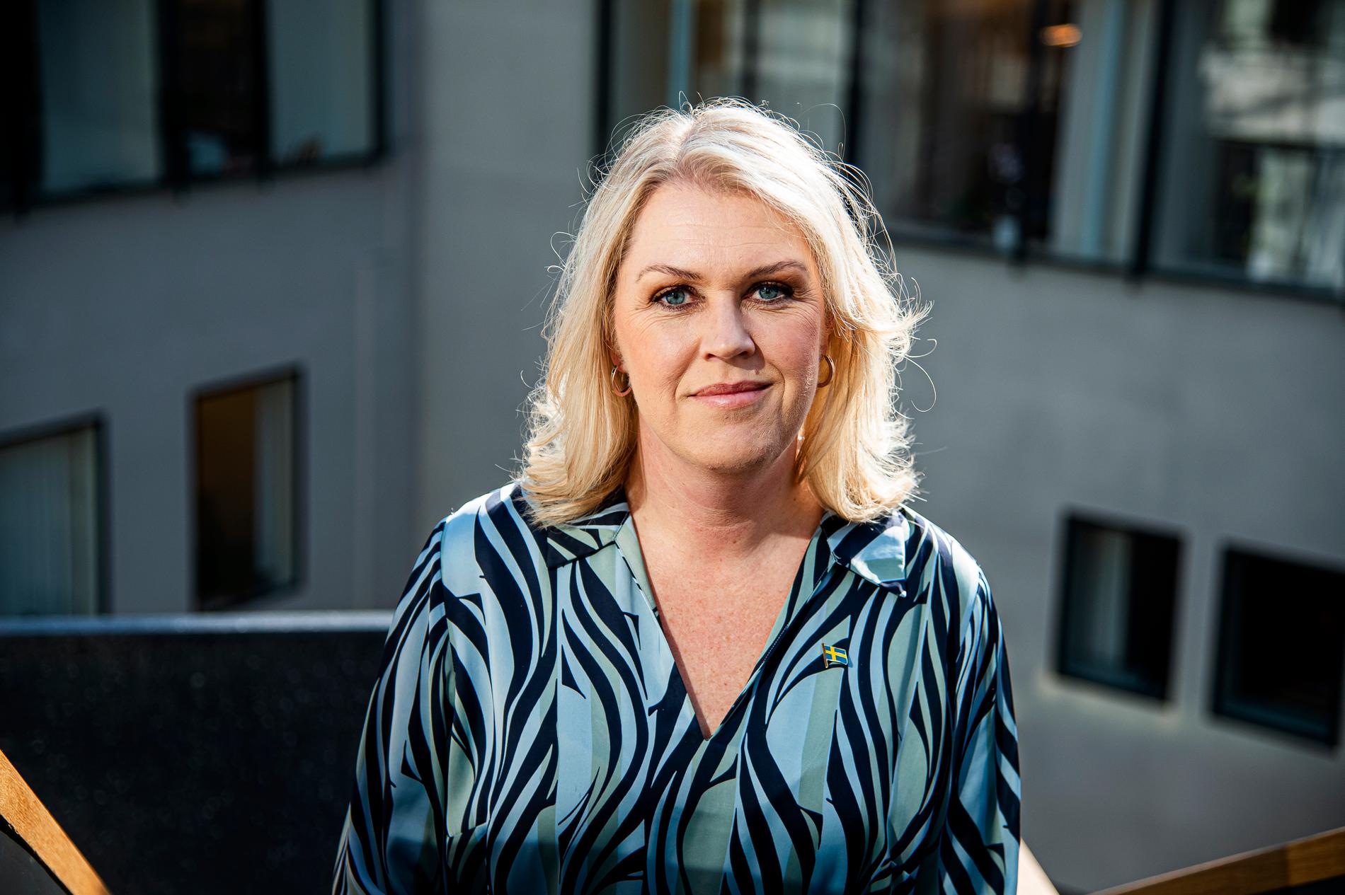 Lena Hallengren hyllar den svenska sjukvårdspersonalen: Det går inte nog att understryka vilket jobb de gör.