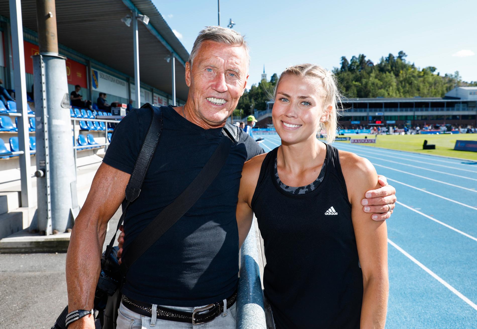 Bianca Salming tillsammans med Börje Salming under Folksam GP Sollentuna i juni 2021. 
