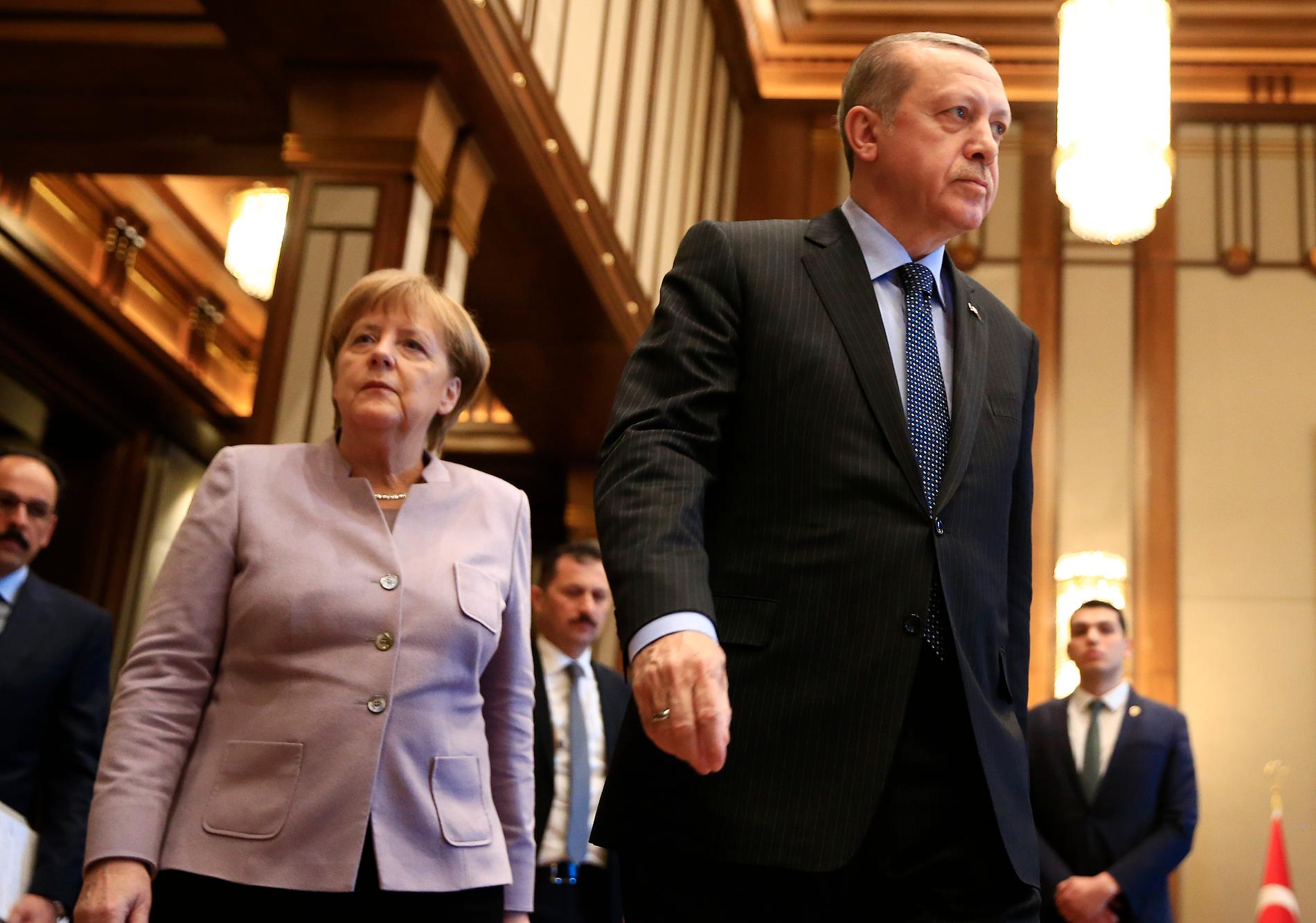 Tysklands förbundskansler Angela Merkel och Turkiets president Recep Tayyip Erdogan i Ankara i februari 2017. Arkivbild.