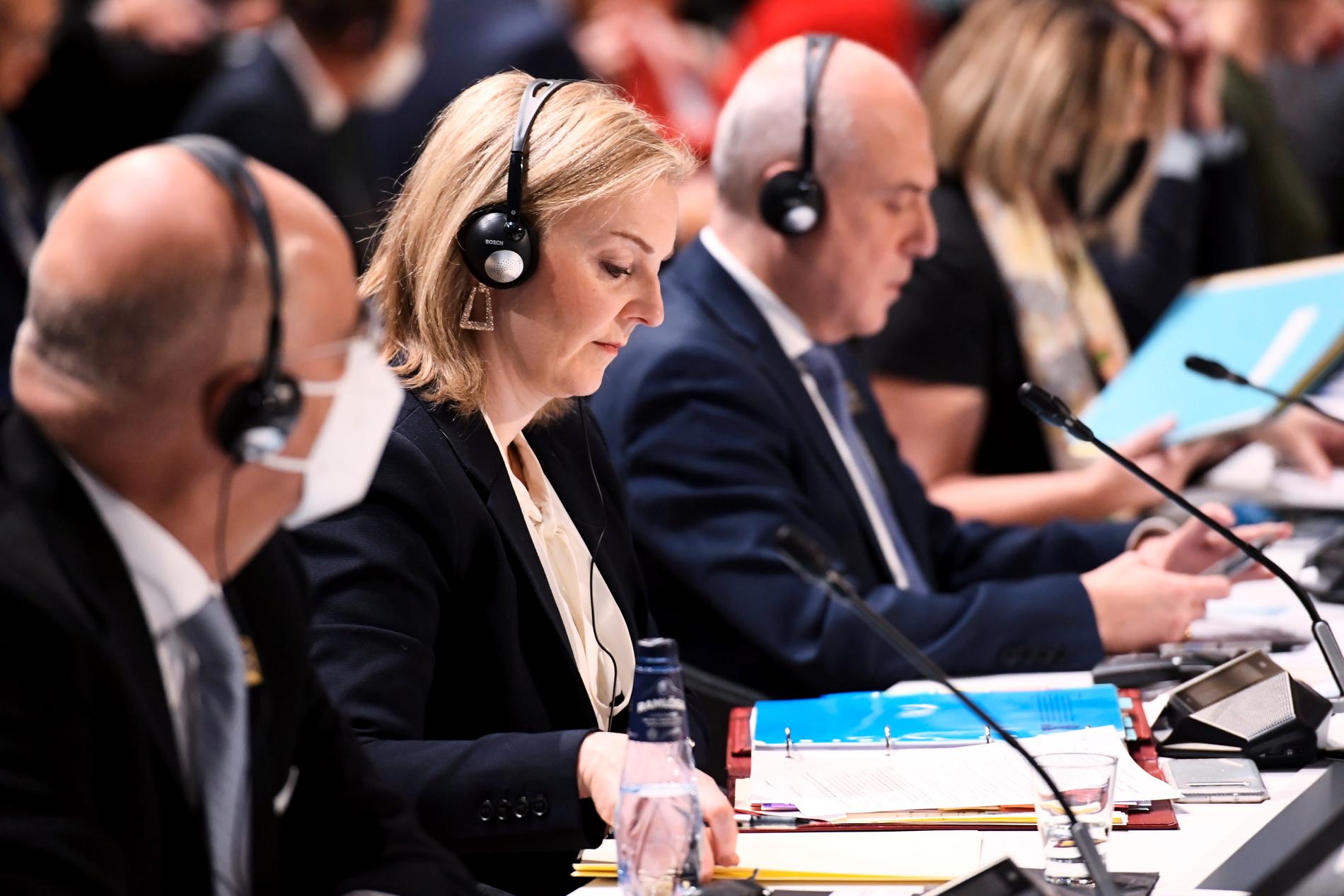 Storbritanniens utrikesminister Elizabeth Truss under OSSE-mötet utanför Stockholm.