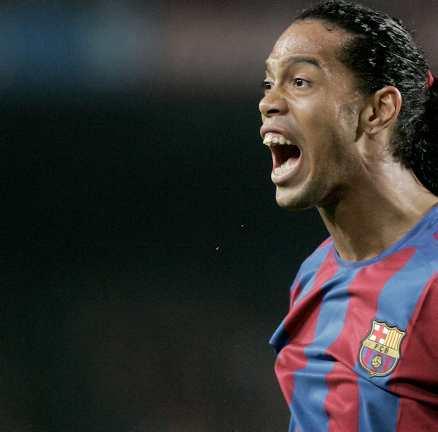 Segerviss Ronaldinho skrek ut sin glädje efter Barcelonas seger mot Getafe. Henrik Larsson var inte med i truppen men hans popularitet bland fansen går inte att ta fel på.