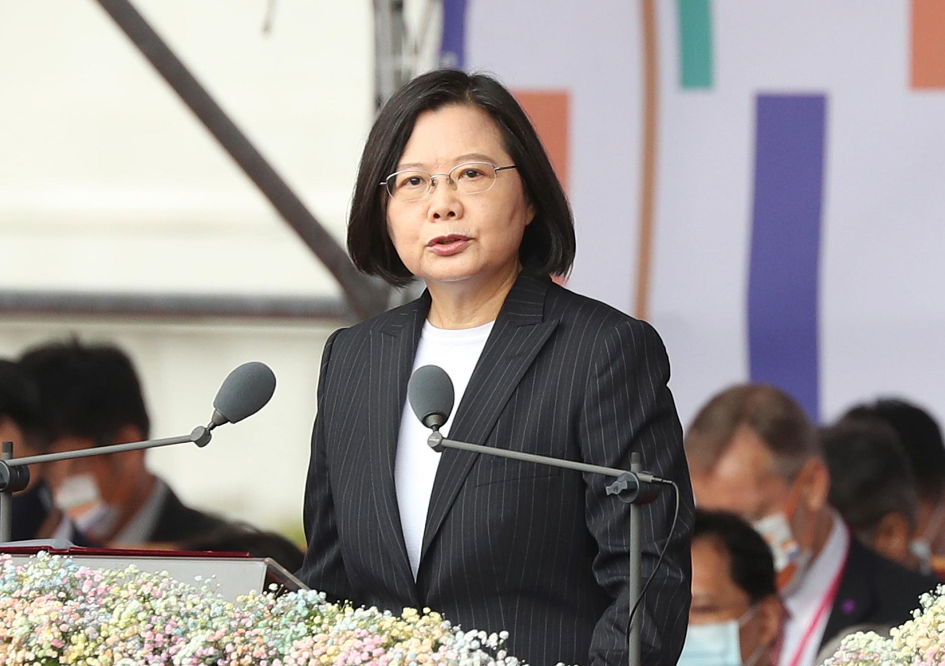 Taiwans president Tsai Ing-Wen varnar omvärlden för katastrofala följder om Kina med våld skulle införliva Taiwan.
