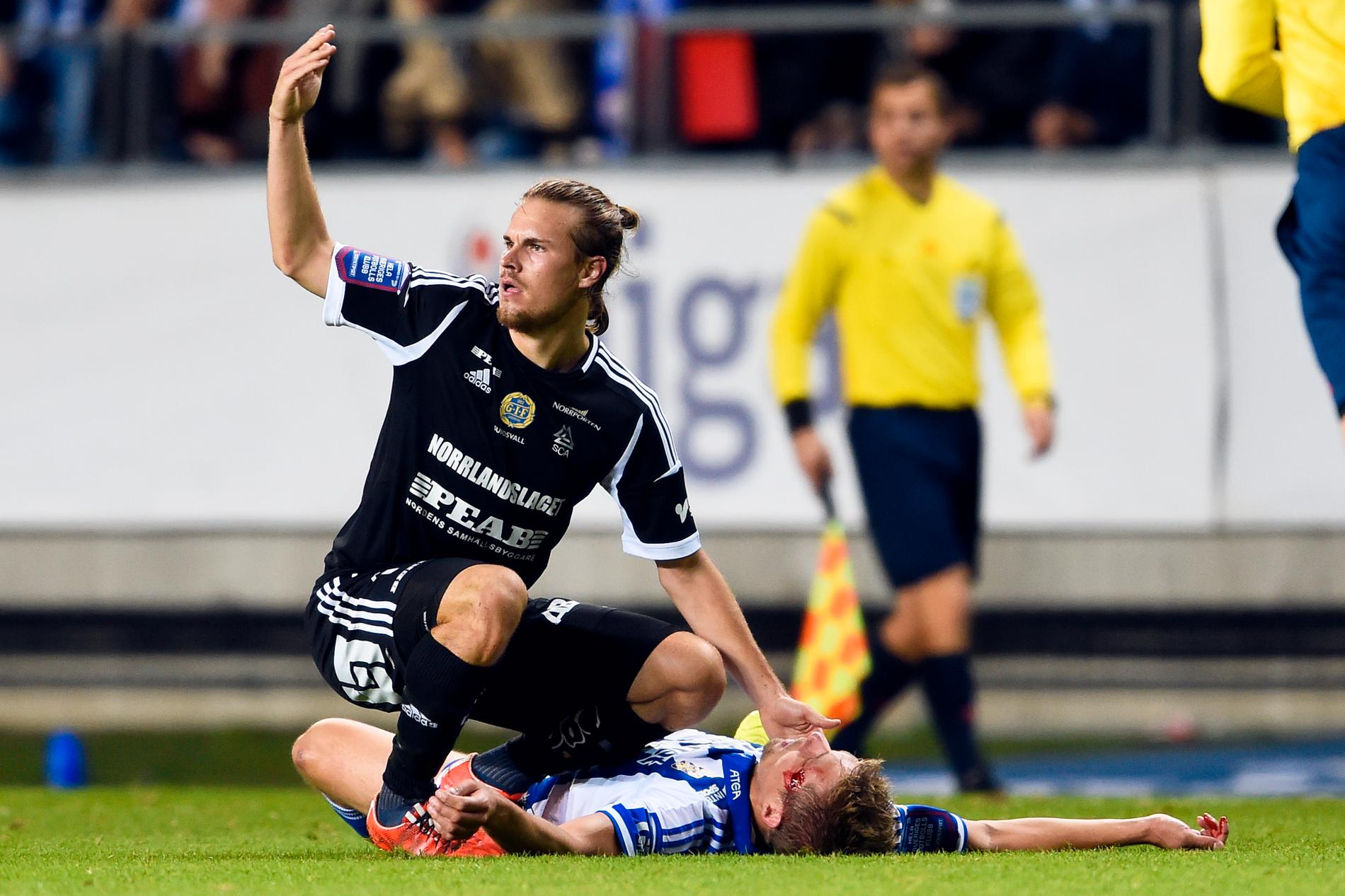 Mikael Boman skadad under matchen mot Gif Sundsvall
